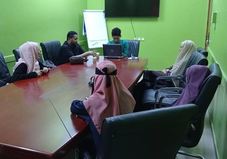 جانب من تدريب مجموعة يمنيات