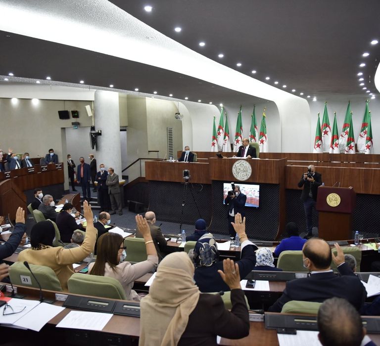 جانب من جلسة تصويت النواب على موازنة 2021 بالبرلمان الجزائري جانب من جلسة تصويت النواب على موازنة 2021 بالبرلمان الجزائري