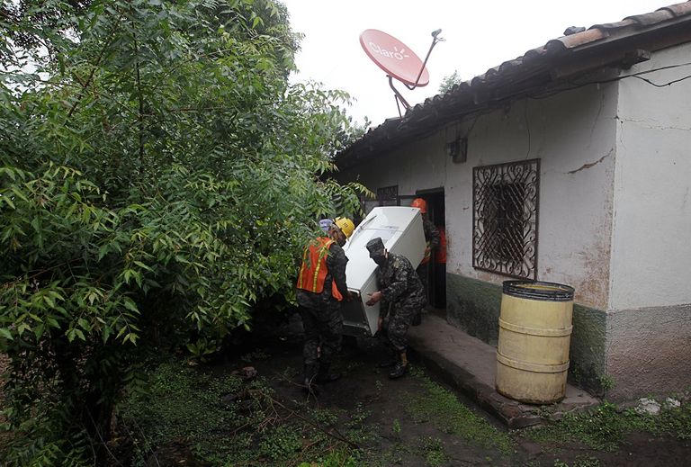 الإعصار شرد مئات آلاف الأشخاص