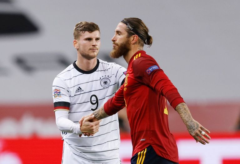 سيرخيو راموس خلال مواجهة منتخب إسبانيا أمام ألمانيا سيرخيو راموس قائد ريال مدريد ومنتخب إسبانيا