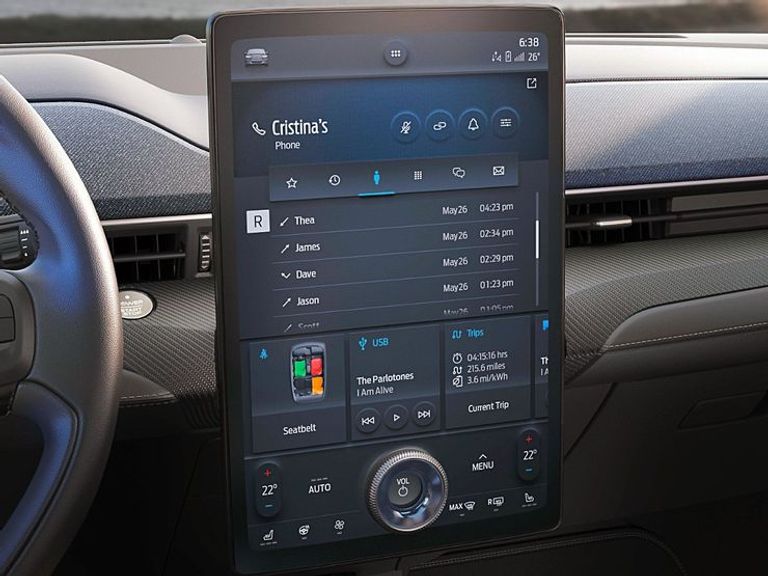 شاشة التحكم المعلوماتية داخل طراز موستانج