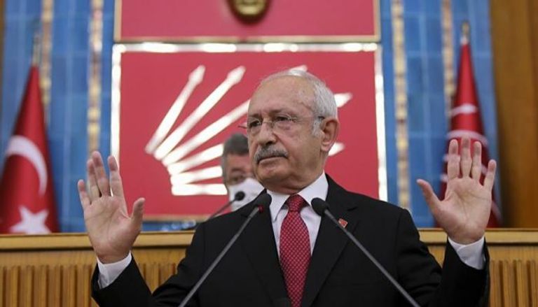 زعيم المعارضة التركية خلال الاجتماع