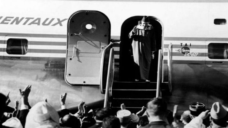 محمد الخامس حين عودته من المنفى الملك الراحل محمد الخامس