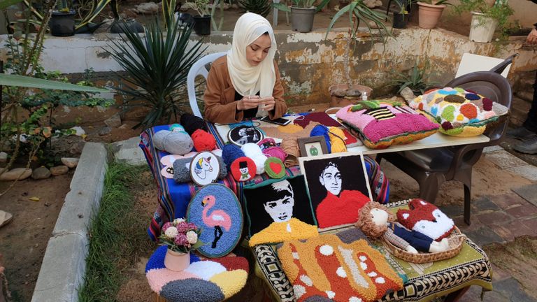 الفنانة الفلسطينية آية مغاري