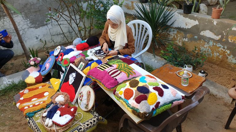 الفنانة الفلسطينية آية مغاري