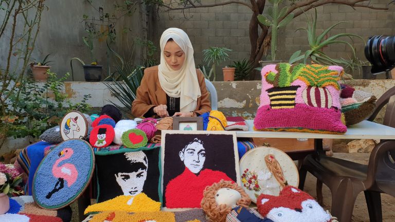 الفنانة الفلسطينية آية مغاري