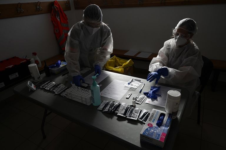 فيروس كورونا أصاب 57 مليونا و239 ألفا و70 شخصا حول العالم