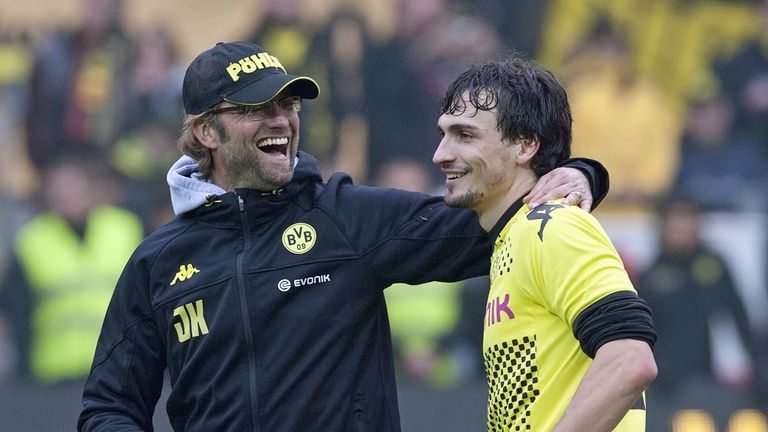 ماتس هوملز مدافع دورتموند مع يورجن كلوب يورجن كلوب قاد دورتموند للفوز بالدوري الألماني مرتين