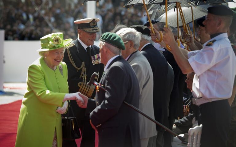  الملكة إليزابيث الثانية ملكة بريطانيا