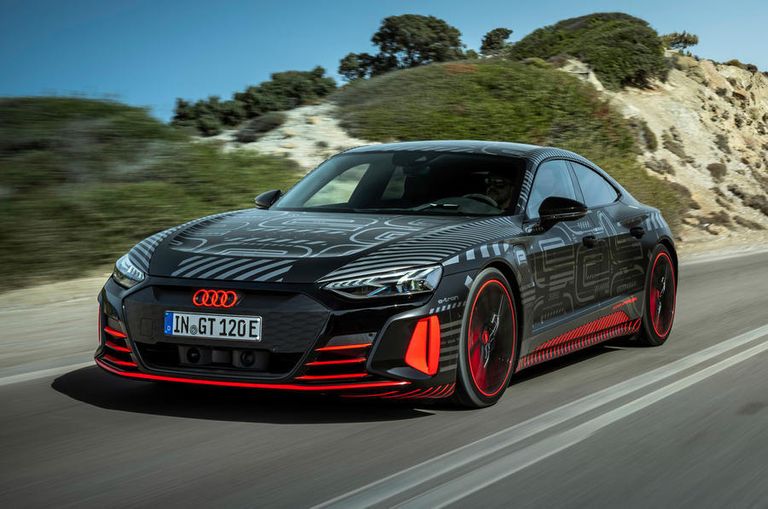  طراز XC40 Recharge P8