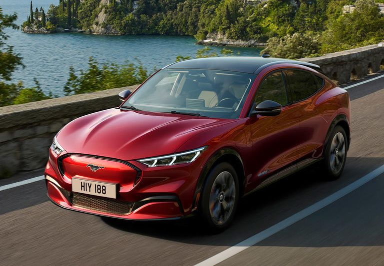  طراز XC40 Recharge P8