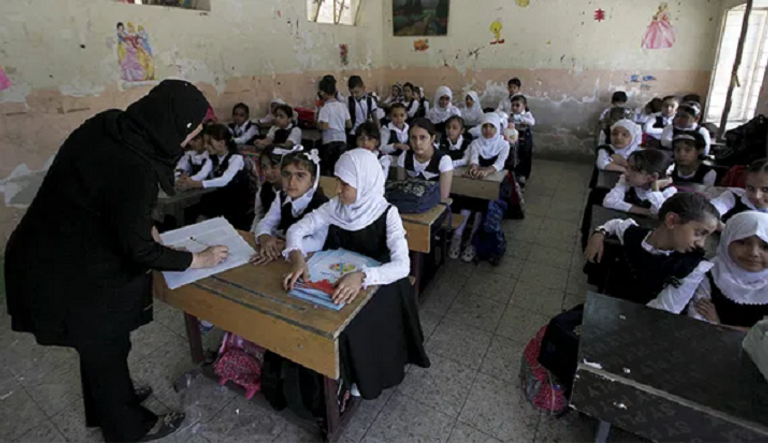 أطفال العراق حائرون بين كورونا والمدارس