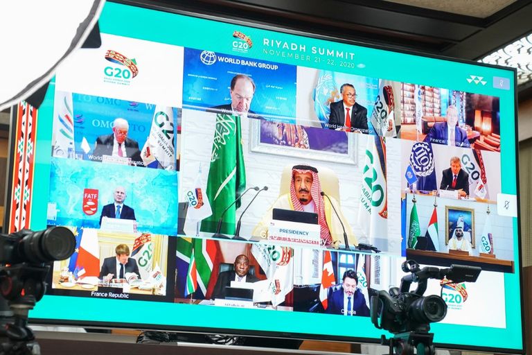 جانب من الجلسة الختامية لقمة مجموعة العشرين برئاسة السعودية الشيخ محمد بن راشد آل مكتوم