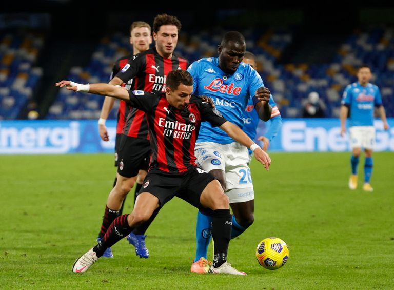 من مواجهة نابولي ضد ميلان إبراهيموفيتش قاد ميلان لإسقاط نابولي