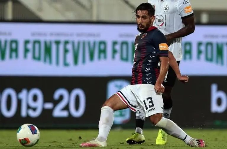 النجم الجزائري الواعد محمد بهلولي النجم الجزائري الواعد محمد بهلولي