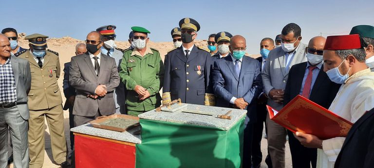 وضع الحجر الأساس لمسجد الكركرات جرافات بمعبر الكركرات