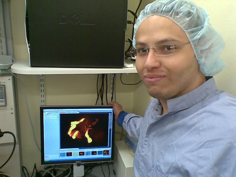 د.أحمد محمود سالمان في معامل جامعة أكسفورد