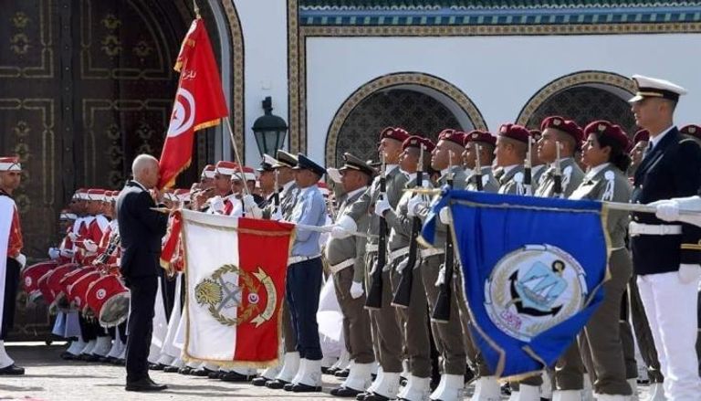 قيس سعيد يحيي الأمن الرئاسي التونسي