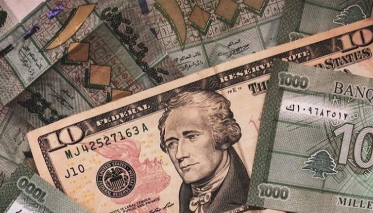 الدولار يتراجع أمام الليرة 