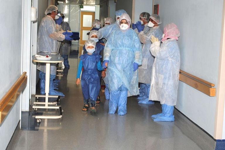 عائلة جزائرية شفيت من فيروس كورونا