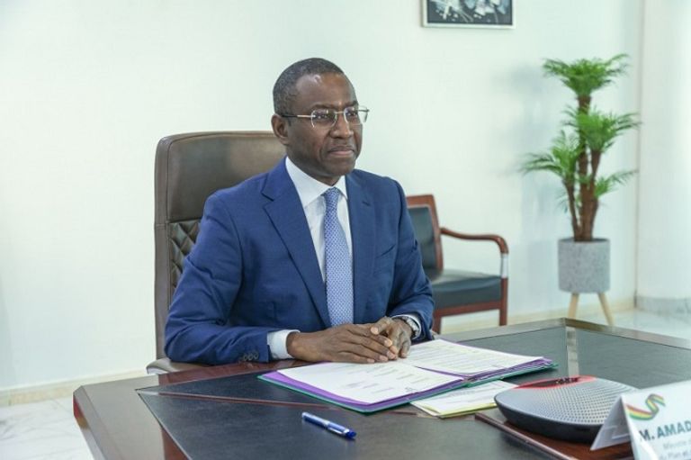 أمادو هوت وزير الاقتصاد و التخطيط و التعاون في حكومة السنغال
