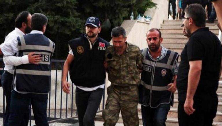 اعتقال أحد عناصر الجيش التركي- أرشيفية