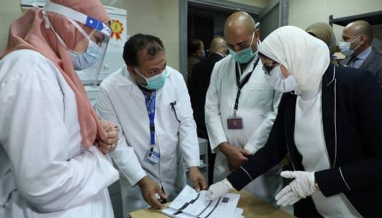 العالم يتمسك بأمل الحصول على لقاح ضد كورونا