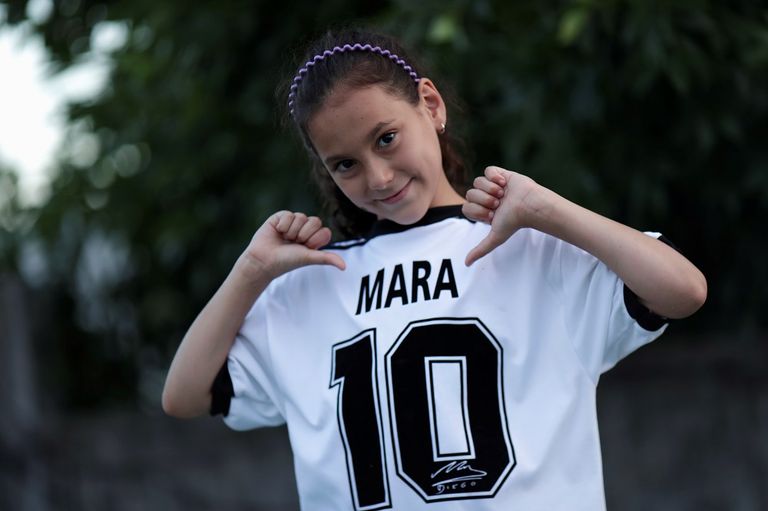 الطفلة مارا  الطفلتان اللتان حملتا اسم مارادونا