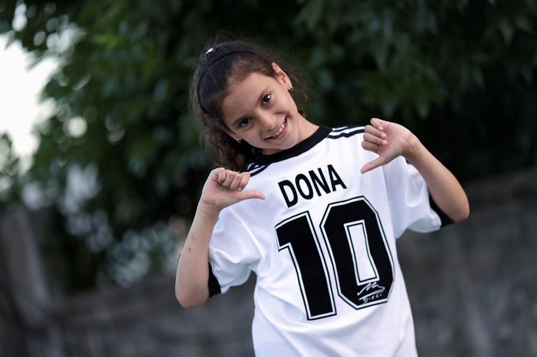 الطفلة دونا الطفلتان اللتان حملتا اسم مارادونا