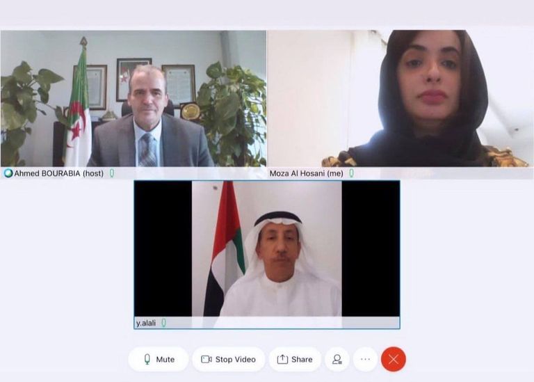 اللقاء الذي جمع وزير التجارة الجزائري بالسفير الإماراتي وزيرا خارجية الإمارات والجزائر خلال لقاء سابق