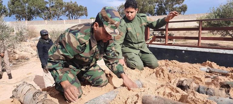 الجيش الليبي يفكك مخلفات داعش