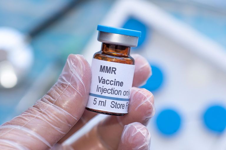 أمبول لقاح الحصبة والنكاف والحصبة الألمانية MMR 4 لقاحات مهمة على مر التاريخ