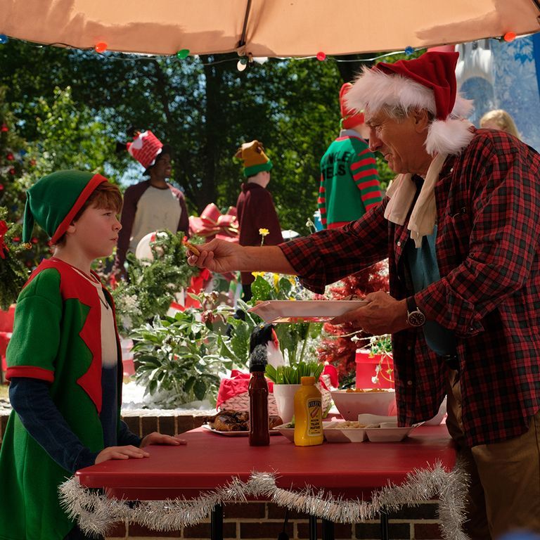 روبرت دي نيرو في مشهد من فيلم The War with Grandpa مشهد من فيلم