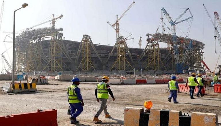 عمال الملاعب في قطر