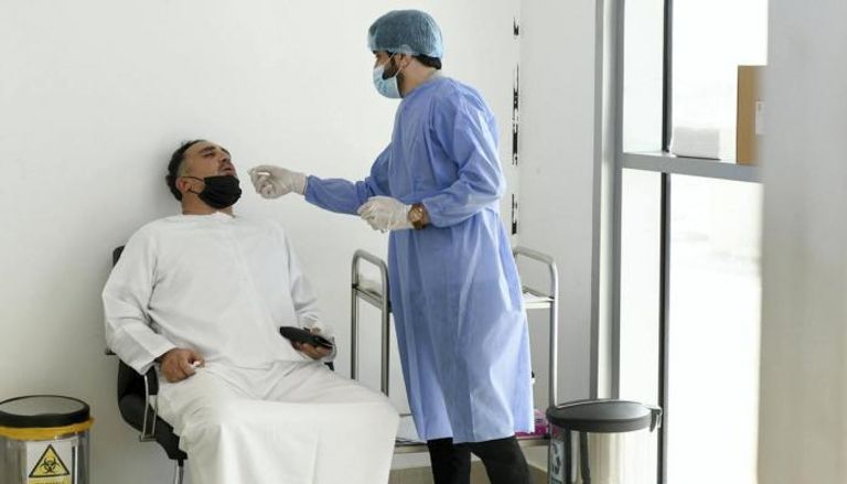 فحص كورونا في الإمارات