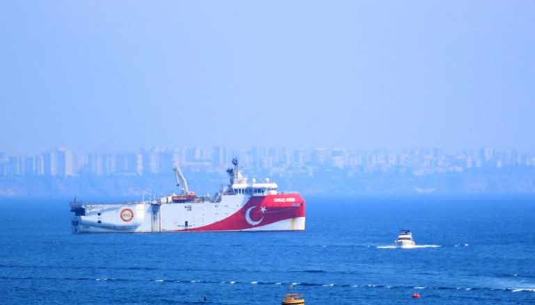 السفينة التركية المثيرة للجدل أوروتش رئيس