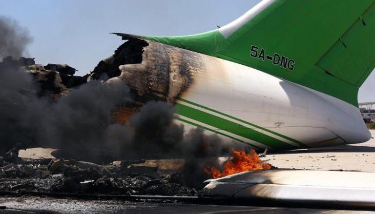 الاشتباكات دمرت مطار طرابلس في 2014- أرشيفية
