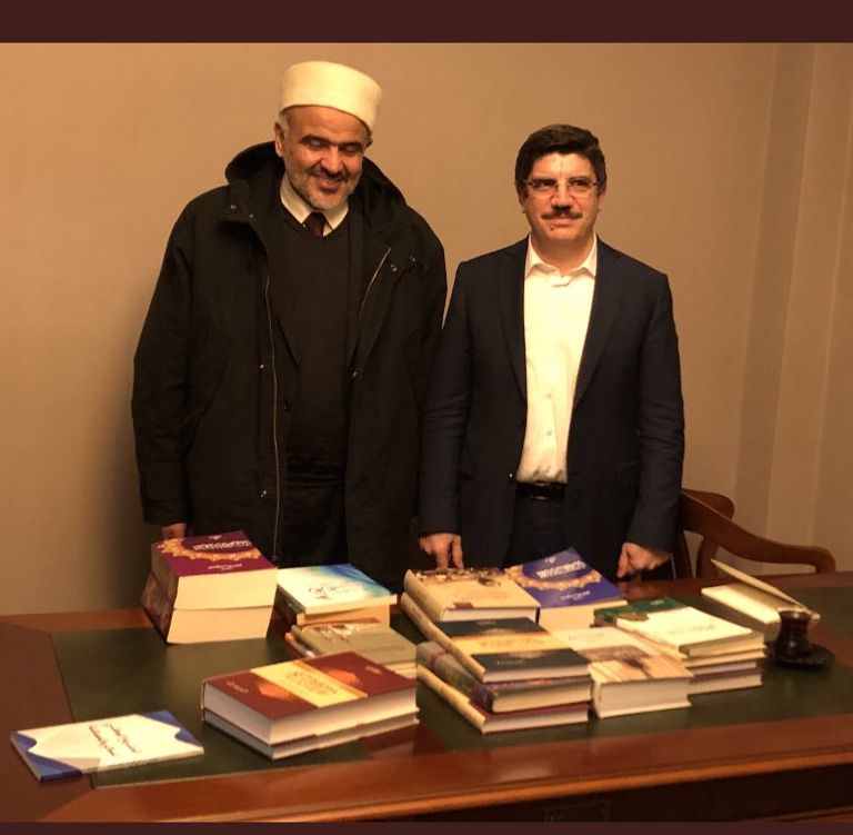 علي الصلابي الاشتباكات دمرت مطار طرابلس في 2014- أرشيفية