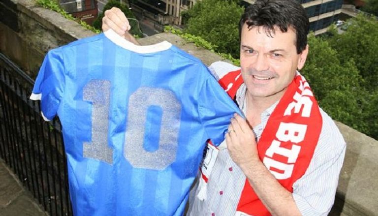 قميص مارادونا التاريخي دييجو مارادونا أسطورة الكرة الأرجنتينية يسجل هدف القرن
