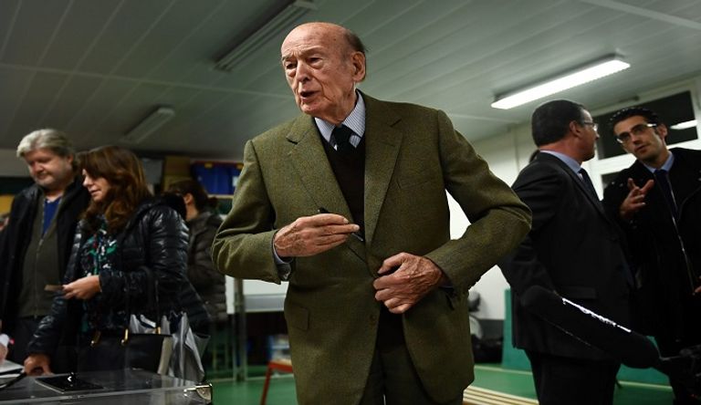 الراحل فاليري جيسكار ديستان في مناسبة مع الأميرة ديانا- أرشيفية