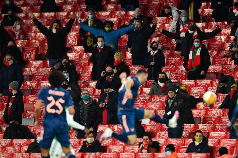 احتفال لاعبي أرسنال