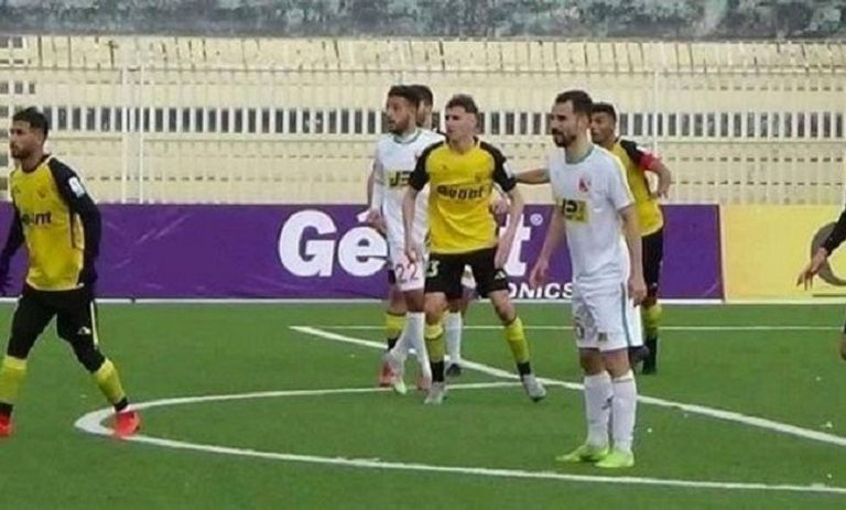 إحدى مباريات الدوري الجزائري إحدى مباريات الدوري الجزائري