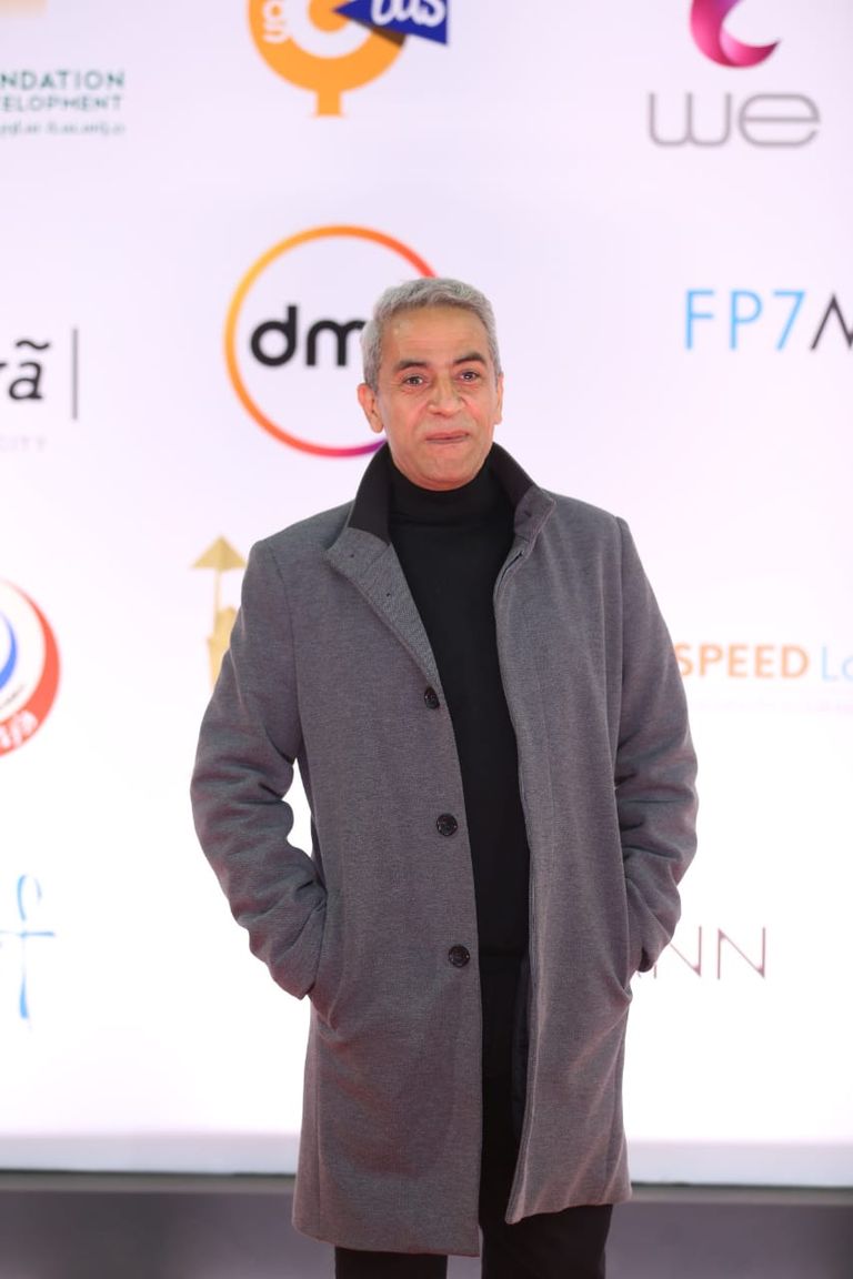 إلهام شاهين بطلة فيلم حظر تجول بجانب عدد من نجوم الفن