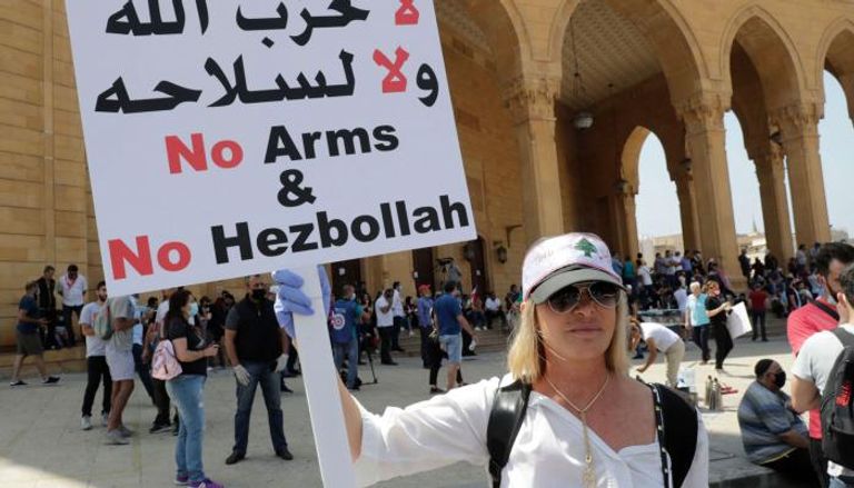 حزب الله طيف ثقيل على لبنان 