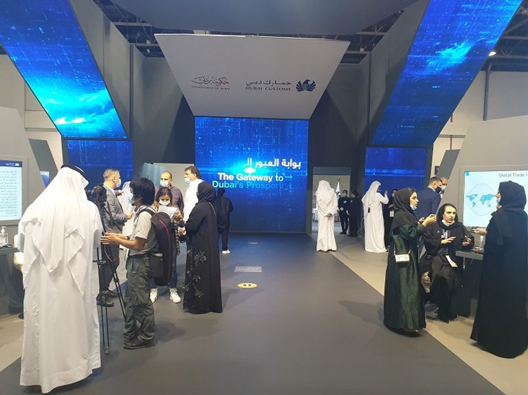 الشيخ حمدان بن محمد بن راشد آل مكتوم يفتتح