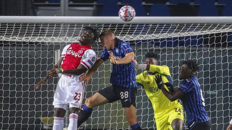 من مواجهة أياكس أمستردام وأتالانتا السابقة في دوري أبطال أوروبا ريال مدريد الإسباني