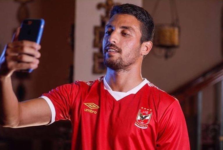 طاهر محمد طاهر لاعب الأهلي الجديد من مواجهة سابقة بين الأهلي والزمالك