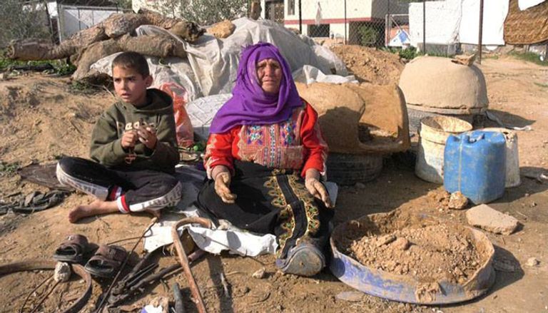 الفقر يعيد الاعتماد على أفران الطين بغزة