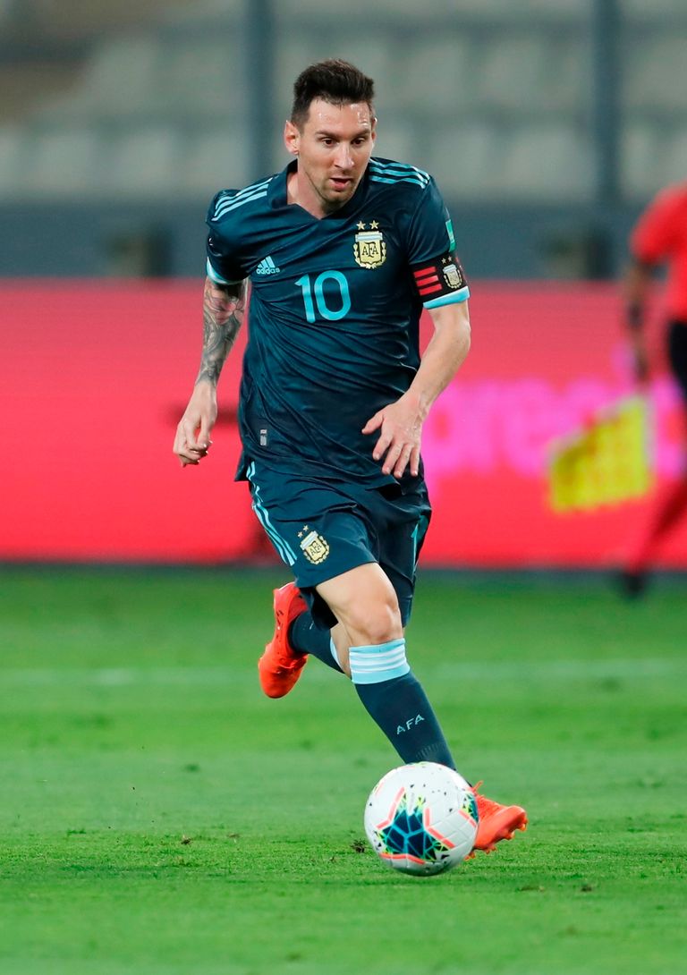 ليونيل ميسي قائد منتخب الأرجنتين وفريق برشلونة منتخب نيجيريا