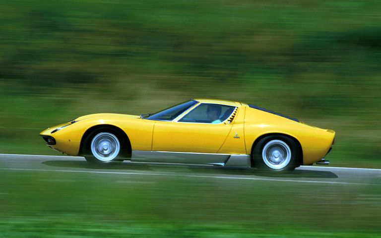 طراز لامبورجيني "مويرا" طراز Bonnet Djet